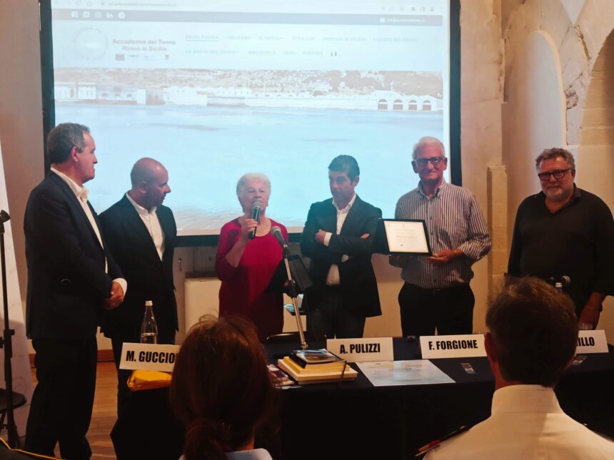 Inaugurata ieri la Biblioteca del Tonno e delle Tonnare, Comune e Regione insieme per riavviare la pesca a Favignana Inaugurata ieri la Biblioteca del Tonno e delle Tonnare, Comune e Regione insieme per riavviare la pesca a Favignana