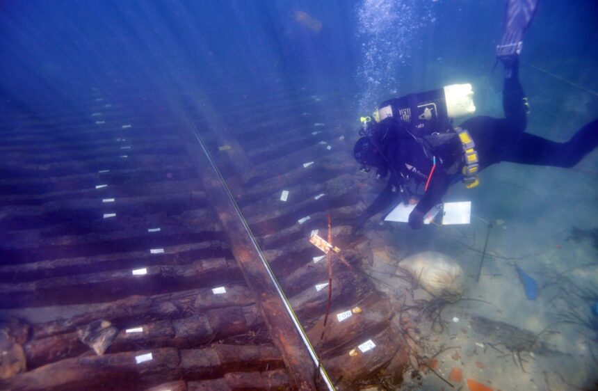 Beni culturali, al via a Marsala il recupero di una nave romana del IV secolo dC. Scarpinato: «Il mare continua a regalarci frammenti di storia»