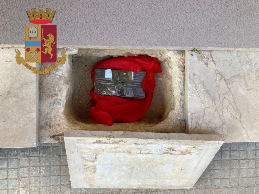 Deteneva cocaina e crack: arrestato dalla Polizia