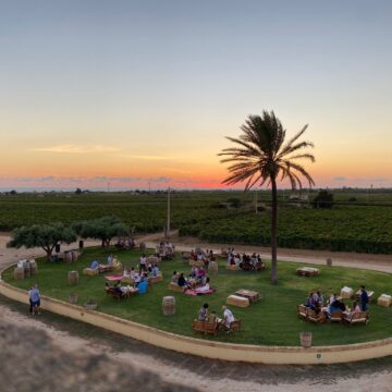 Torna #appuntamentoaltramonto, l’aperitivo con vista di Tenuta Gorghi Tondi