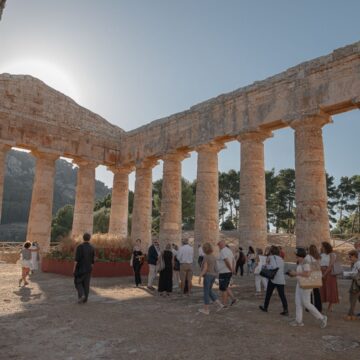 Beni culturali, dopo vent’anni tornano le visite nel tempio di Segesta. Scarpinato: «Offriamo una migliore fruizione di questo tesoro archeologico»