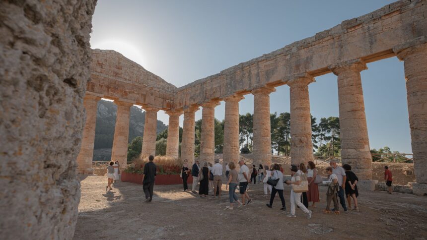 Beni culturali, dopo vent’anni tornano le visite nel tempio di Segesta. Scarpinato: «Offriamo una migliore fruizione di questo tesoro archeologico»