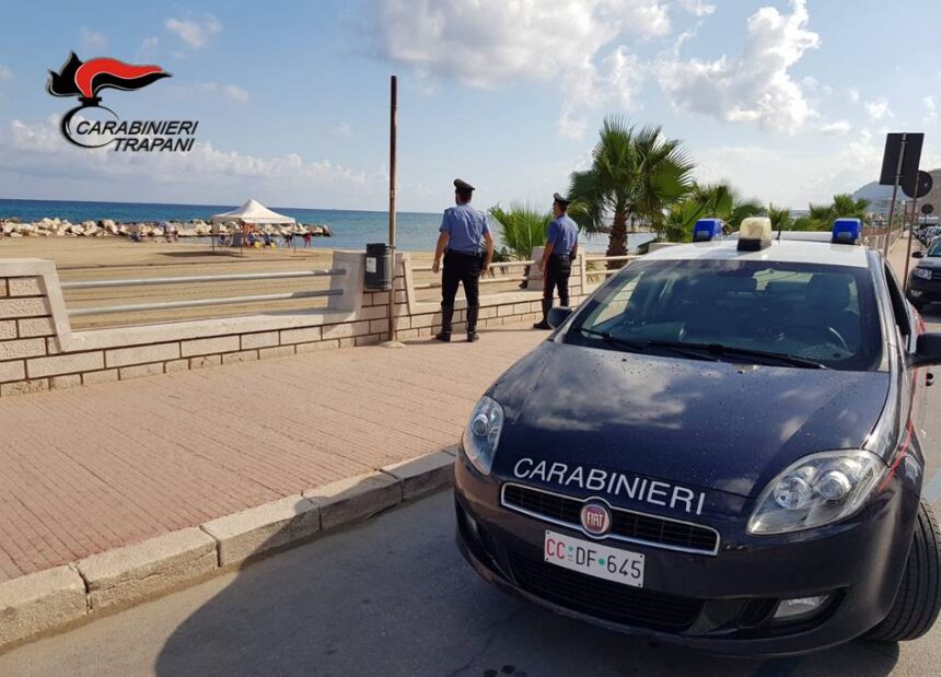 ALCAMO, CARABINIERE LIBERO DAL SERVIZIO E UN POLIZIOTTO SALVANO UNA DONNA IN DIFFICOLTA’ IN BALIA DELLE ONDE