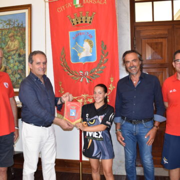 L’AMMINISTRAZIONE GRILLO INCONTRA L’ATLETA CHARLOTTE PRINZIVALLI. DALL’ASSOCIAZIONE FENICI RUGBY MARSALA ALLA BENETTON TREVISO