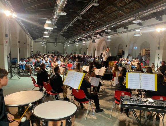 Grande successo per il concerto del Corpo Bandistico “M° Giuseppe Beninati”, Umberto Casablanca incanta il pubblico Grande successo per il concerto del Corpo Bandistico “M° Giuseppe Beninati”, Umberto Casablanca incanta il pubblico