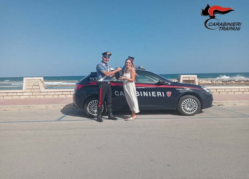 TRAPANI, I CARABINIERI RESTITUISCONO IL SORRISO AD UNA TURISTA