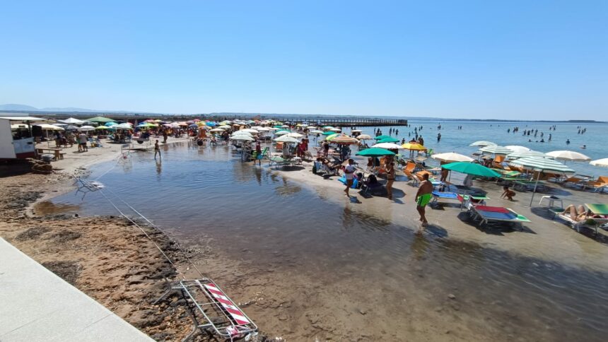 Quella spiaggia della Torre di San Teodoro a bistrattata e da terzo mondo. Salviamo lo Stagnone di Marsala dragando quel canale. Non c’è più tempo!