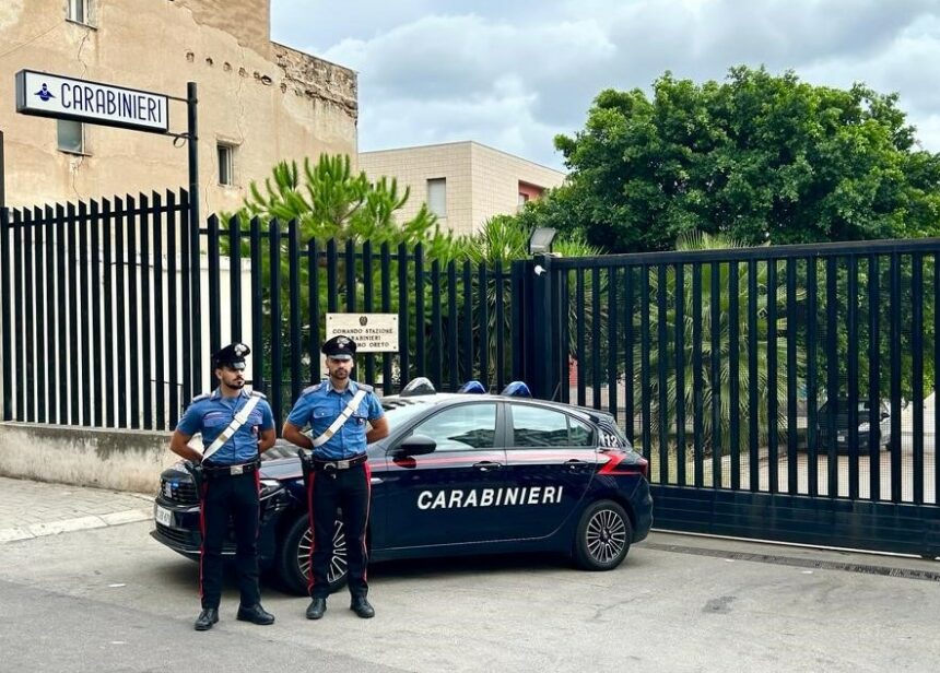 TENTANO DI RAPINARE IN CASA UN’ANZIANA SIGNORASCATTANO LE MANETTE DEI CARABINIERI