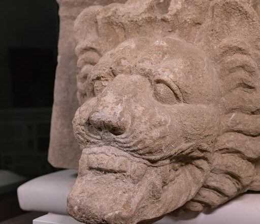 Archeologia, Scarpinato: «Ritrovata antica sima con testa di leone. Selinunte ha ancora tanto da raccontarci»