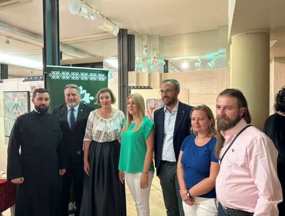 Al via ad Alcamo la sesta edizione di “Finestra verso la Romania”. Mercato di prodotti tipici ed eventi interculturali fino a domenica 1 ottobre.Stasera la presenza del Console di Romania a Catania Al via ad Alcamo la sesta edizione di “Finestra verso la Romania”. Mercato di prodotti tipici ed eventi interculturali fino a domenica 1 ottobre.Stasera la presenza del Console di Romania a Catania