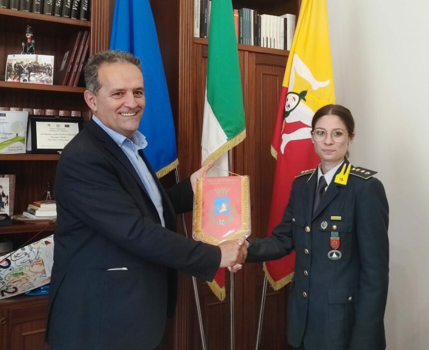 IL NUOVO COMANDANTE DELLA COMPAGNIA GUARDIA DI FINANZA DI MARSALA RICEVUTO AL PALAZZO MUNICIPALE DAL SINDACO