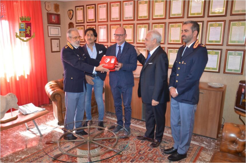 CONSEGNATO DEFIBRILLATORE ALLA QUESTURA DI TRAPANI