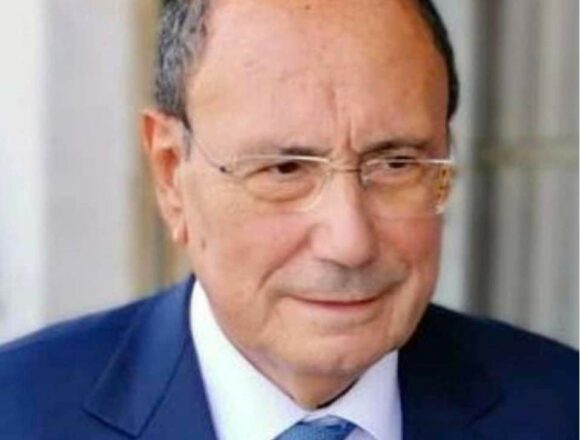 Caro-voli, Schifani: «Attiva piattaforma per chiedere lo sconto sui biglietti acquistati dai residenti in Sicilia» Caro-voli, Schifani: «Attiva piattaforma per chiedere lo sconto sui biglietti acquistati dai residenti in Sicilia»