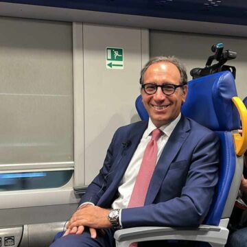 Treni, corse speciali per la Sagra del Mandorlo in fiore di Agrigento. Aricò: «Regione sostiene le grandi manifestazioni»