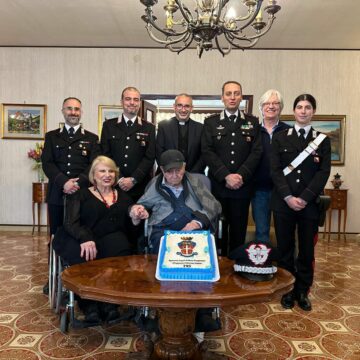 Palermo, i Carabinieri festeggiano il Brigadiere che compie 105 anni