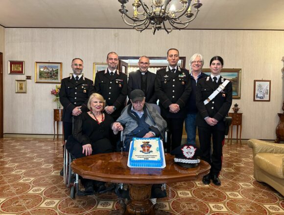 Palermo, i Carabinieri festeggiano il Brigadiere che compie 105 anni