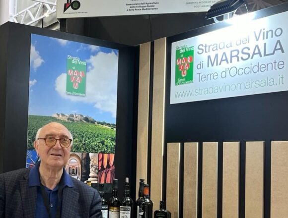 Il notaio Salvatore Lombardo confermato per acclamazionePresidente dell’Associazione Strada del Vino Marsala Terre d’Occidente Il notaio Salvatore Lombardo confermato per acclamazionePresidente dell’Associazione Strada del Vino Marsala Terre d’Occidente