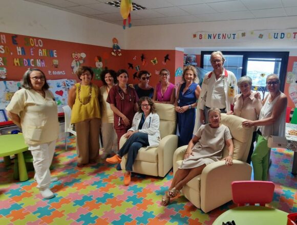 Donate due poltrone al Reparto di Pediatra dell’Ospedale Paolo Borsellino Donate due poltrone al Reparto di Pediatra dell’Ospedale Paolo Borsellino